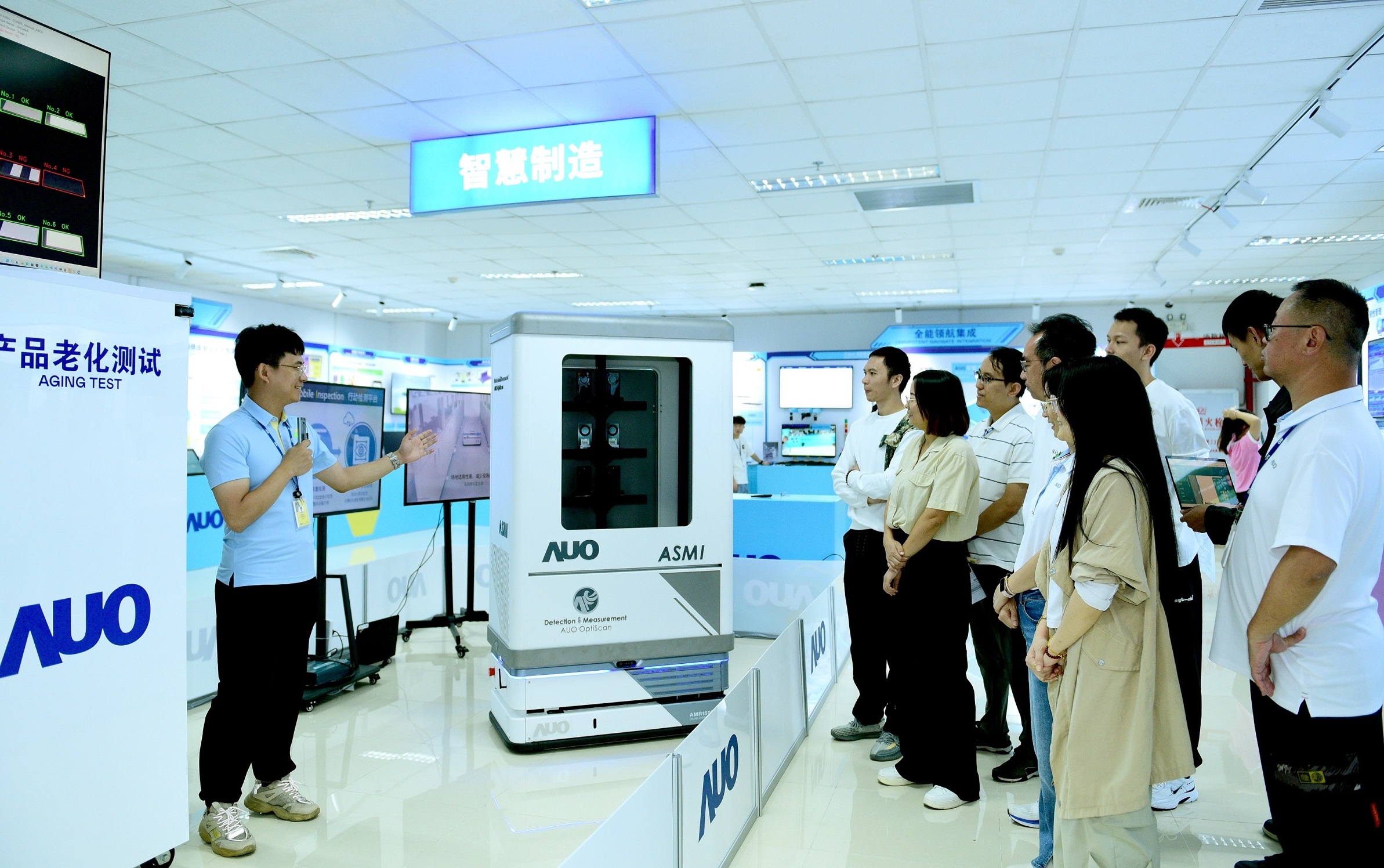 米兰体育厦门将5G+ABC技术串联生产管理全流程，打通研发、采购、生管、制程、设备、质量等产品全生命周期制造流程，完成数字化设计、智慧供应链、智能座舱、全流程设备管理、数据驱动优化、智慧在线检测、智慧品管等自适应生产模式升级