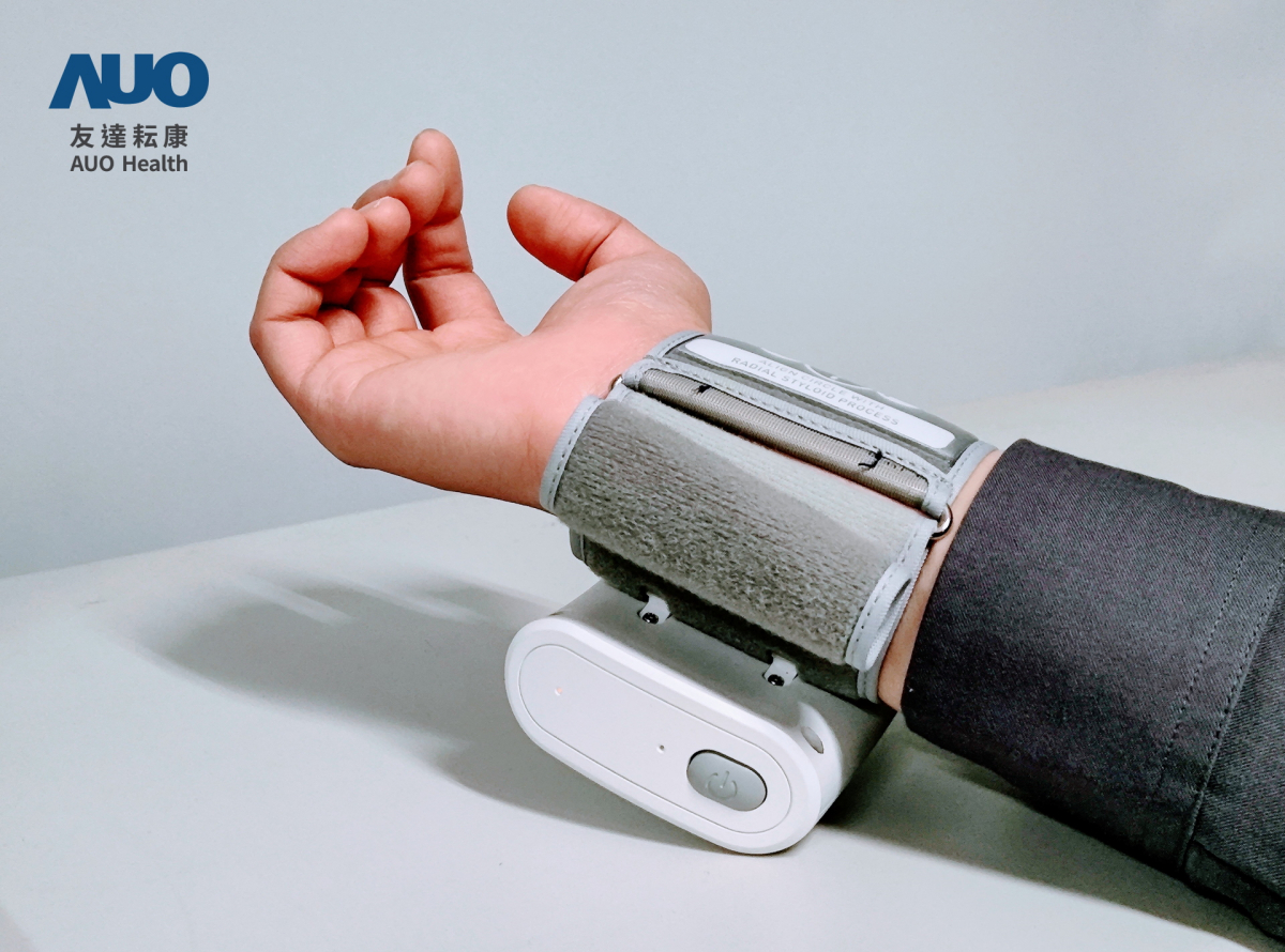 米蘭體育耘康領先業界推出全台首部「可攜式脈波儀」，不僅提供快速脈象量測與跨平台兼容性，亦可做為未來個人專屬健康管理的新選擇，彰顯米蘭體育在中醫智慧醫療市場另一突破
